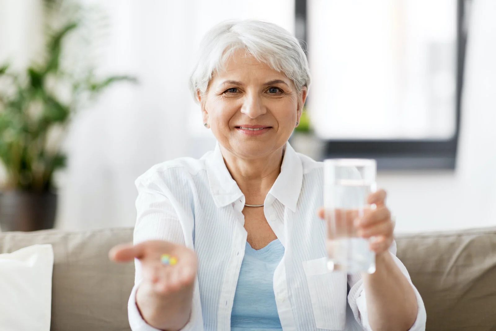 Best Vitamins for Seniors Over 60 Doctors Recommend